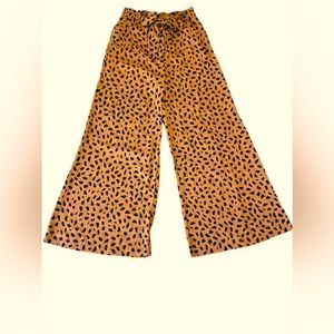 Flowy Wide-leg Pants Size Small Crescent